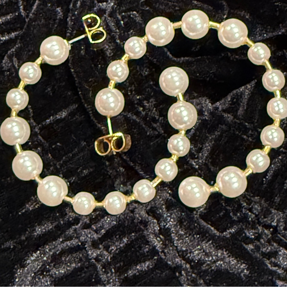 J.Crew‎ Bead Hoop Earrings Pearl Classic Gold Large - Picture 2 of 7